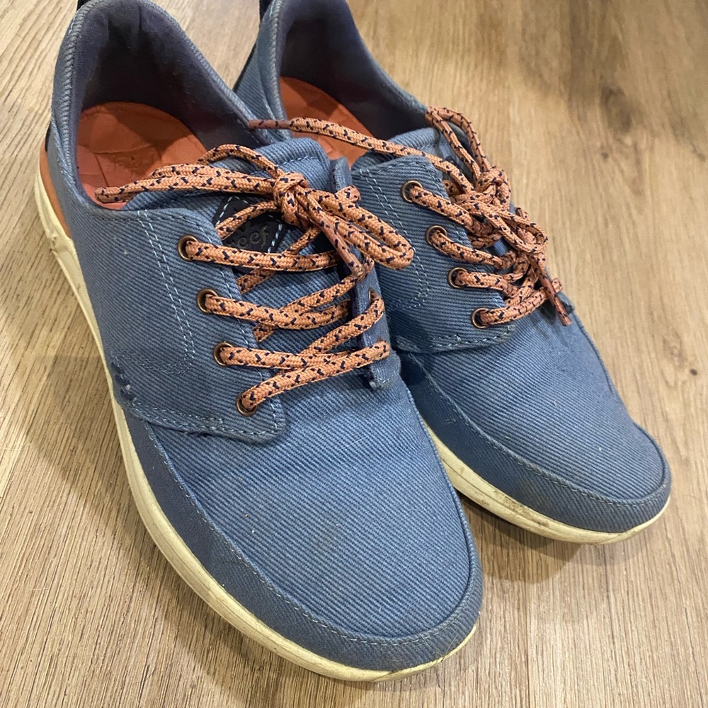 REEF womens sneakers